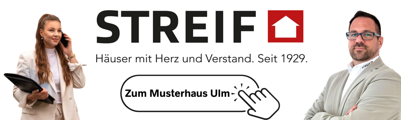 STREIF Musterhaus Ulm Zwei Personen, eine Frau am Telefon, ein Mann mit Brille, im Hintergrund das Firmenlogo.